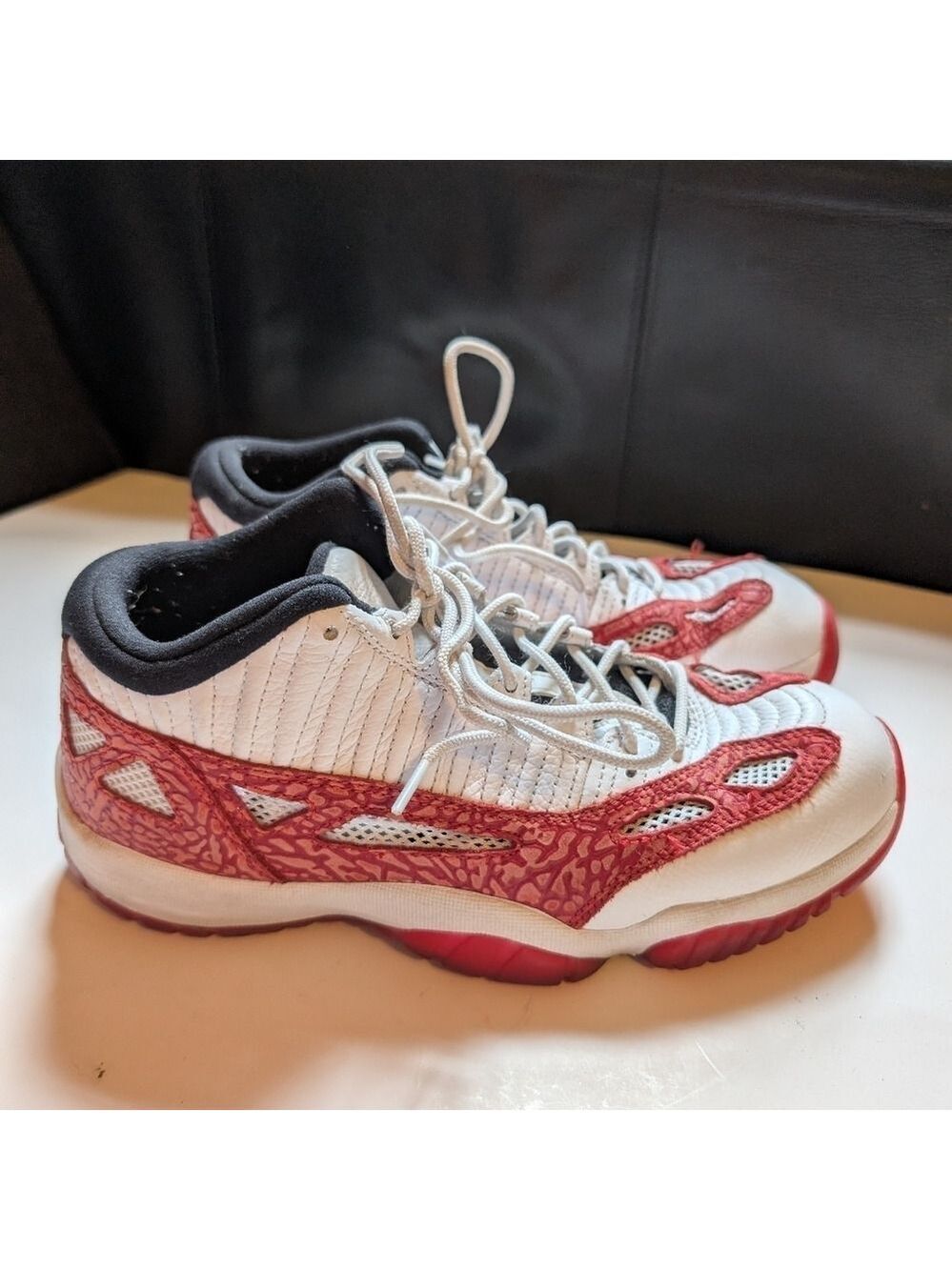Air Jordan 11 Retro IE Low Gym Red White Black (919712-101) in VGUC